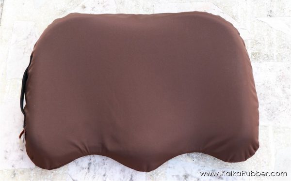 Kaika-เบาะรองนั่งสมาธิ-Cozy-Curve-สีน้ำตาล-002 เบาะรองนั่งทำงาน รุ่น Cozy-Curve -สีน้ำตาล ผ้ากันน้ำ กันไรฝุ่น